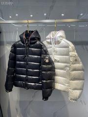 Moncler sz1-5 26yr43